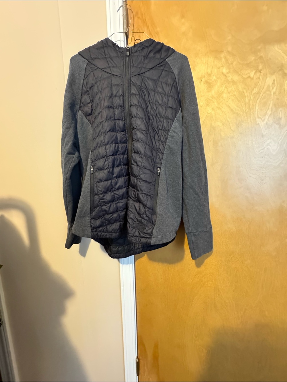 The North Face Women's Quilted Hooded Puffer Jacket - Charcoal/Black